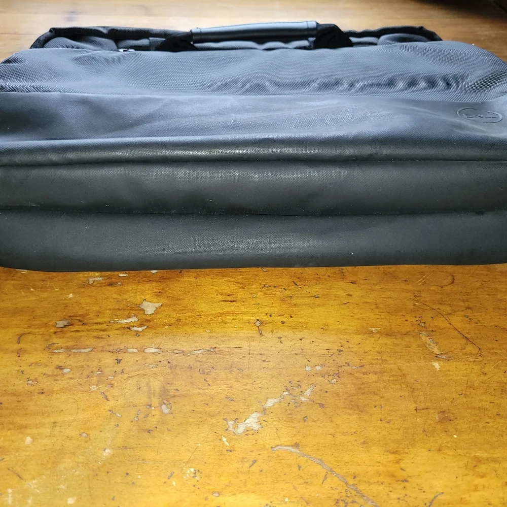 Dell 16x12 Inch Laptop Shoulder Bag New without tags
